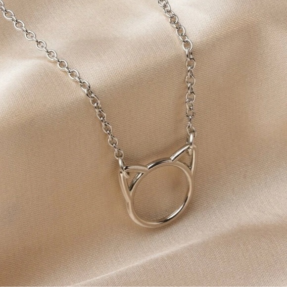 Cat Pendant Necklace - Picture 4 of 4